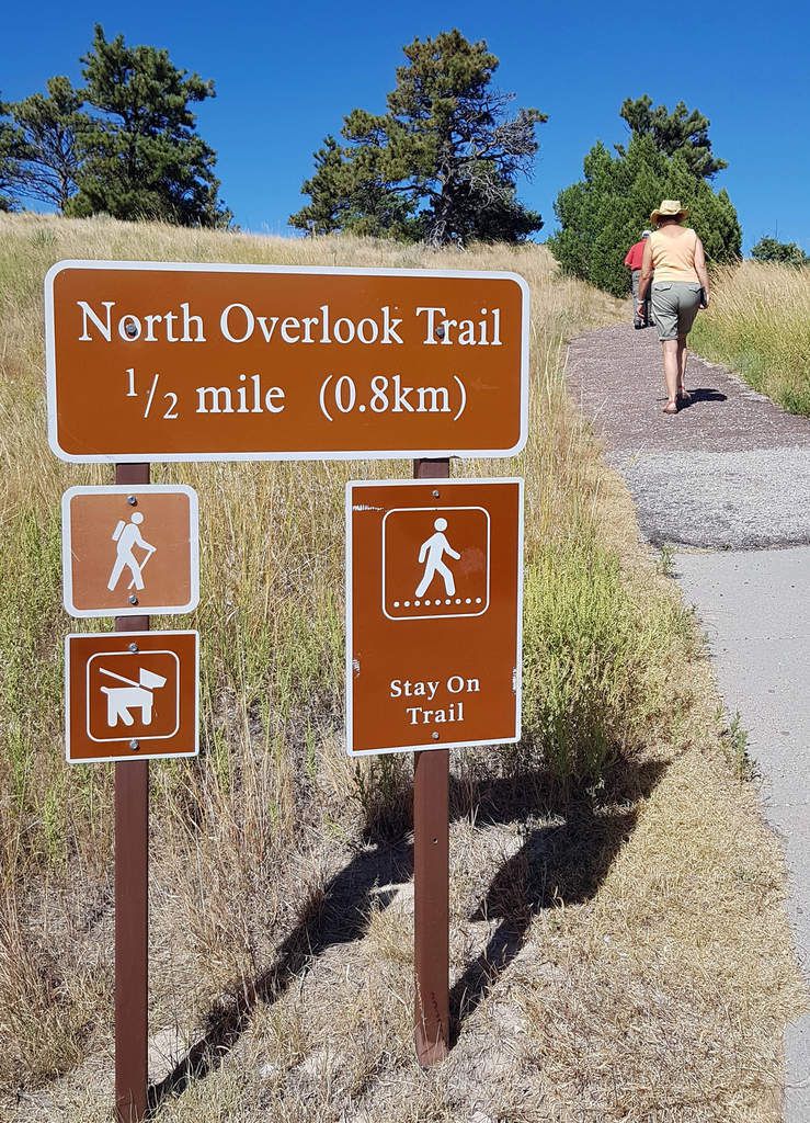 Scotts Bluff North overlook trail