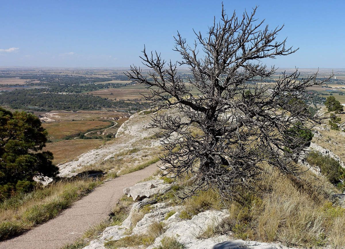 Scotts Bluff North overlook trail