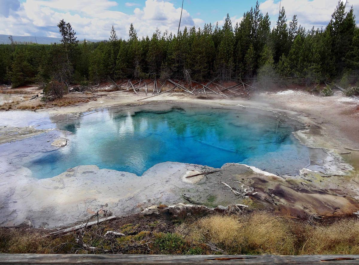 Yellowstone Emerald Spring Norris Basin