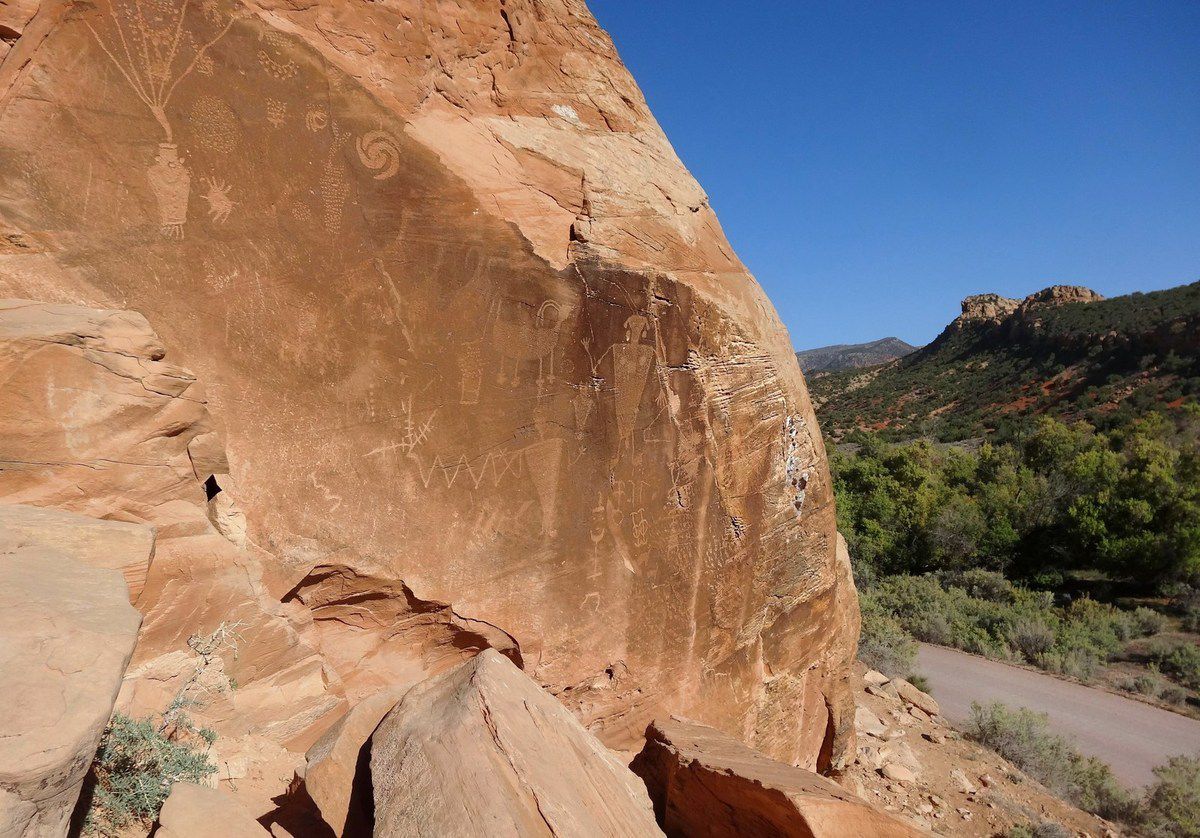 Dinosaur Quarry Petroglyphes