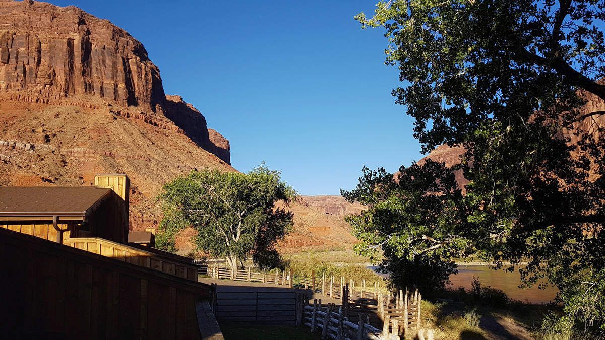 Red Cliffs Lodge