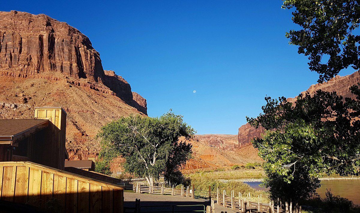 Red Cliffs Lodge