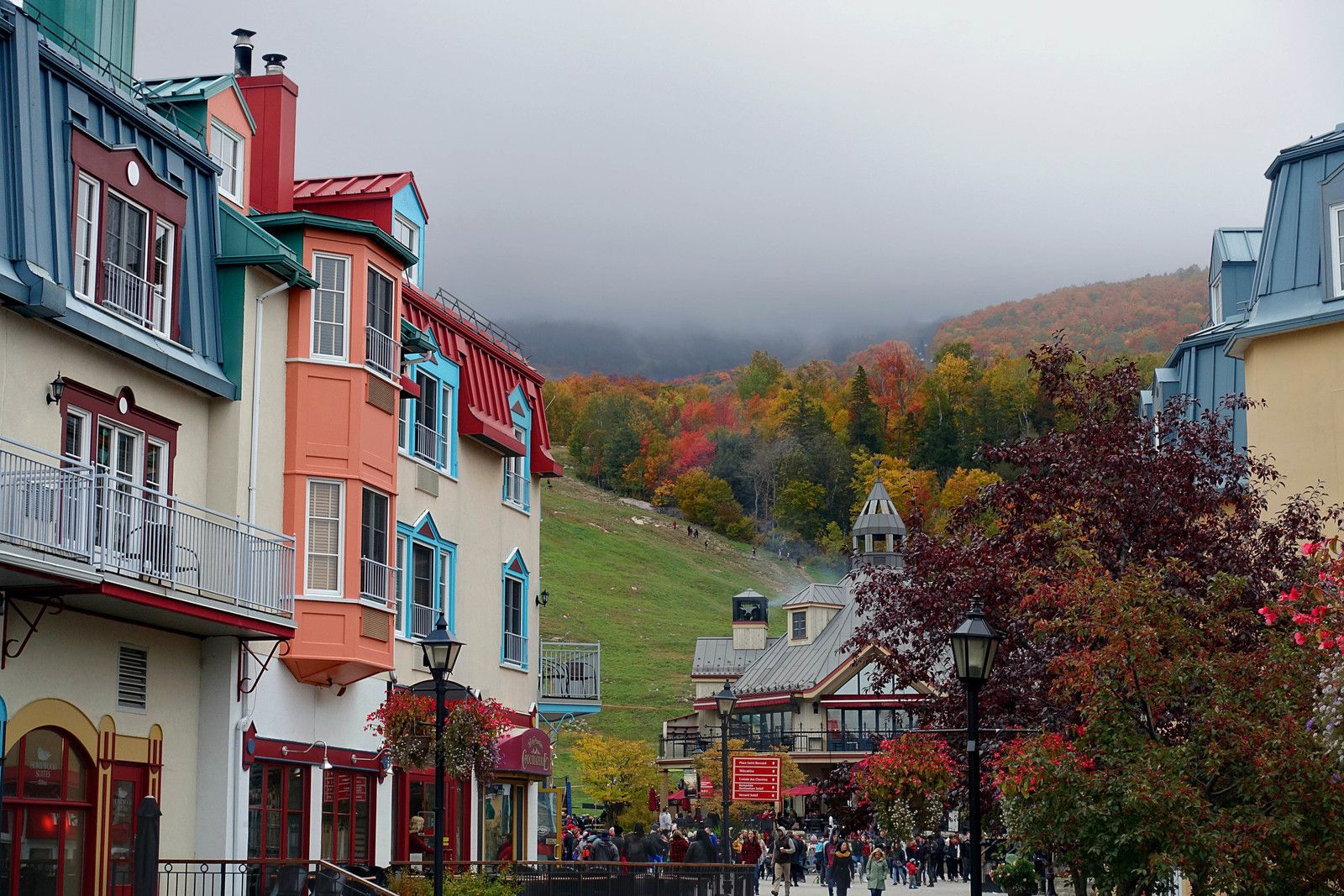 Station Mont-Tremblant en automne