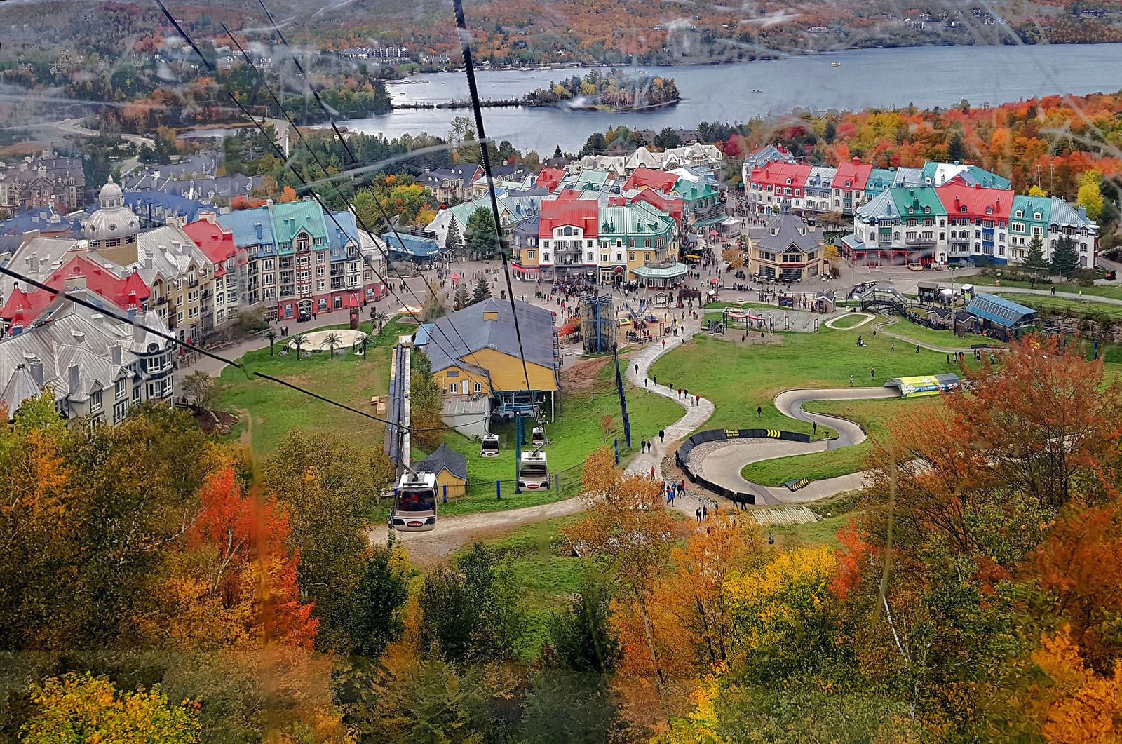 Mont-Tremblant vue panoramique en automne