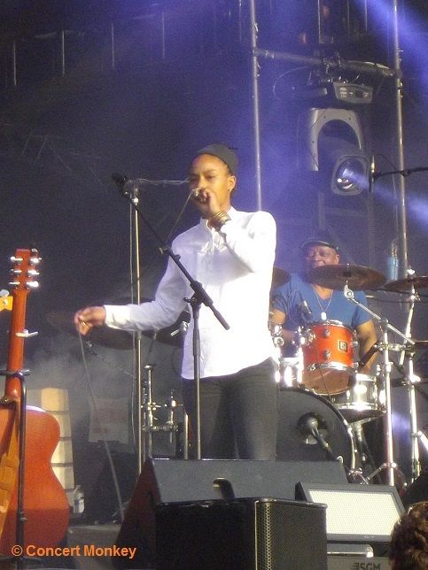 Sarah Carlier à la Fête de l'Iris - Place des Palais - Bruxelles - le 10 mai 2015