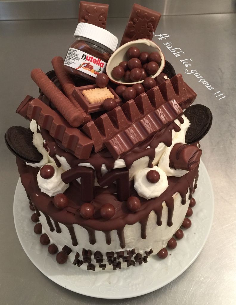 Roule Vertical Gourmand Au Chocolat Layer Cake A Table Les Garcons