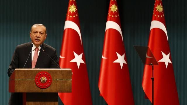 Turquie. Erdogan instaure trois mois d'état d'urgence, licencie 60 000 fonctionnaires (Ouest-France)