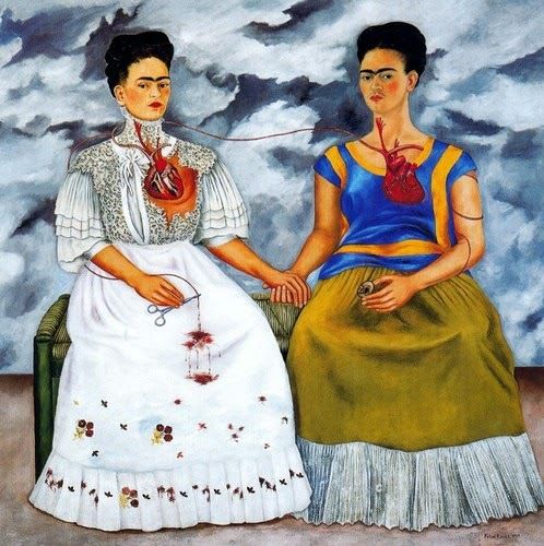 "Les deux Frida" (1939): ce tableau fascinant et atroce peint peu après le divorce de Frida Kahlo avec Diego Rivera exprime toute la souffrance de l'artiste, divisée entre elle-même, dont le coeur est mis à nu