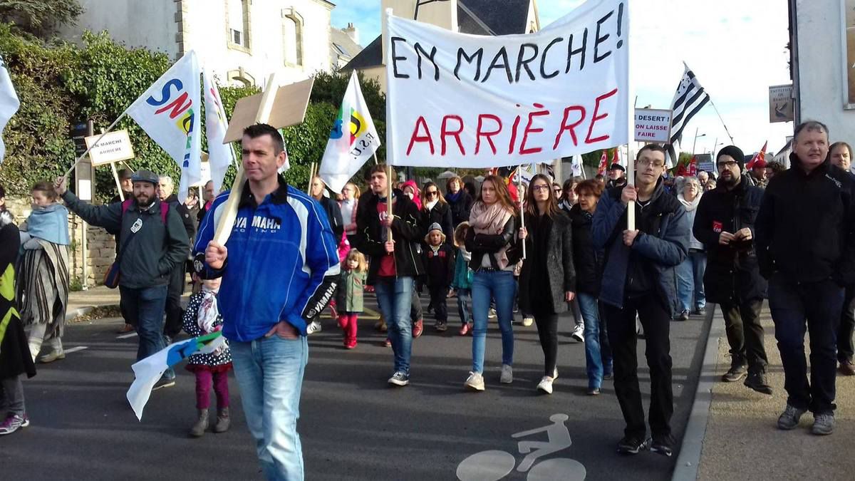 Manif pour la défense du lycée professionnel et maritime de Plouhinec 2 décembre