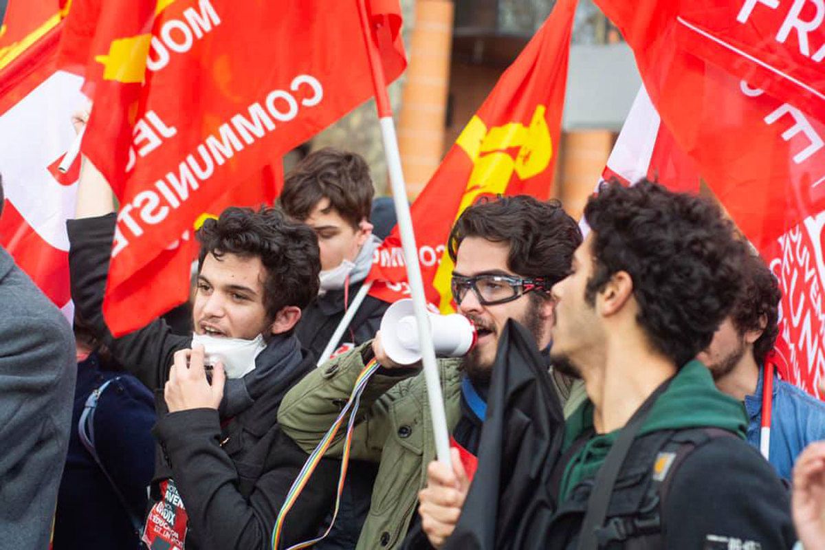 Le gouvernement doit écouter, la répression doit cesser (Mouvement des Jeunes Communistes de France - 9 décembre 2018) 