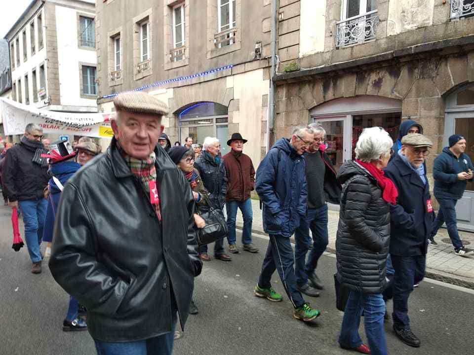 mardi 10 décembre: plus de 1000 manifestants à Morlaix contre la réforme des retraites Macron 