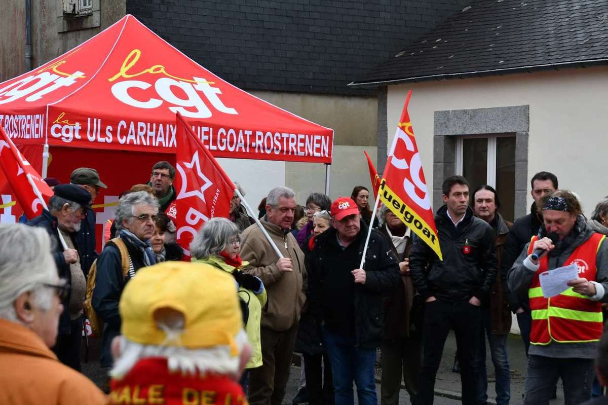 150 personnes mobilisés ce samedi 28 décembre contre la réforme des retraites à Carhaix - Photos UL CGT Carhaix 