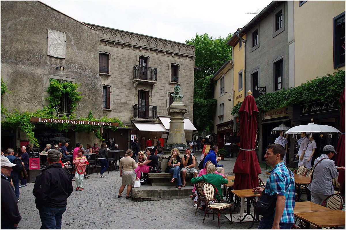 Carcassonne -  place du Château