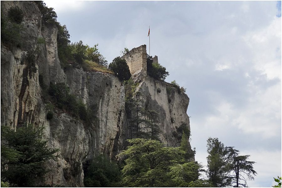 Lubéron - Fontaine de Vaucluse