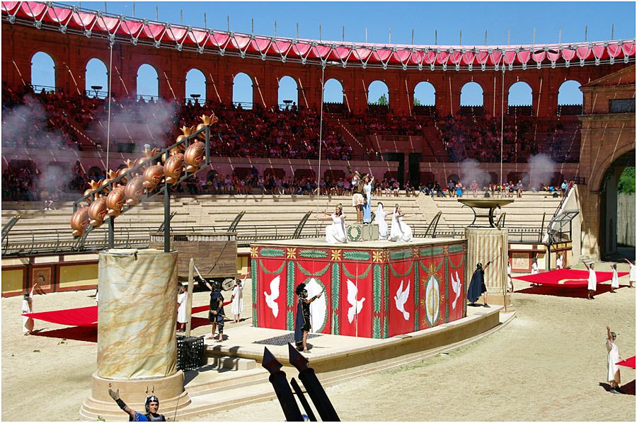 Le Puy du Fou - le stadium Gallo-Romain 