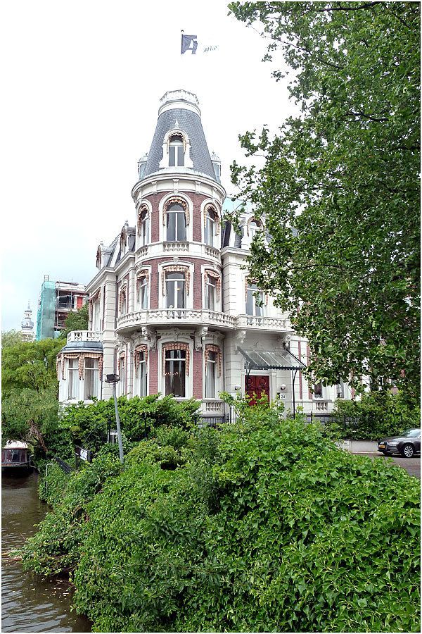 Amsterdam - de belles maisons au bord des canaux