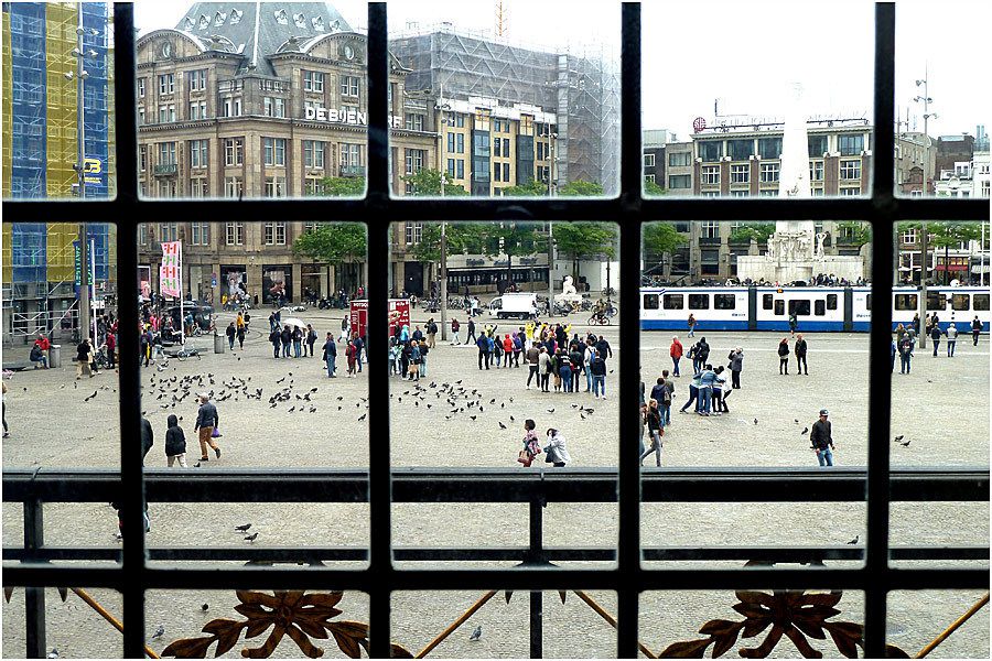 Amsterdam - le Palais Royal - vue sur la place Dam