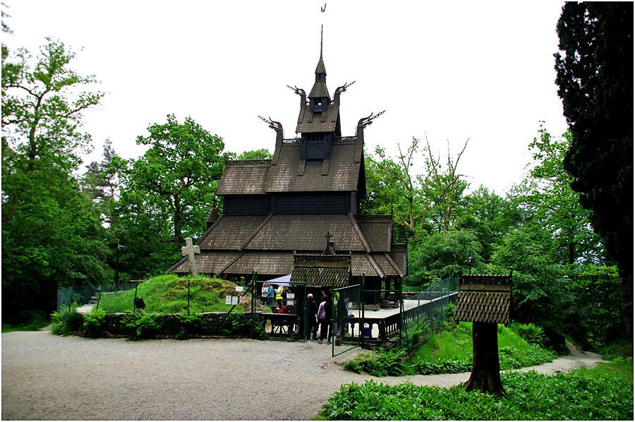 Costa Magica - Bergen - La stavkirke de Fantoft  ou église en bois debout.