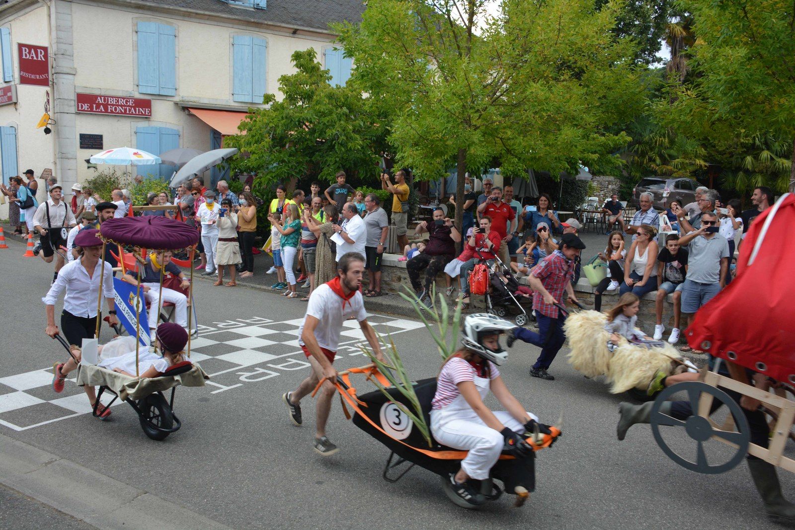 LAAS : Des BROUETTES de BONNE HUMEUR et de FANTAISIE
