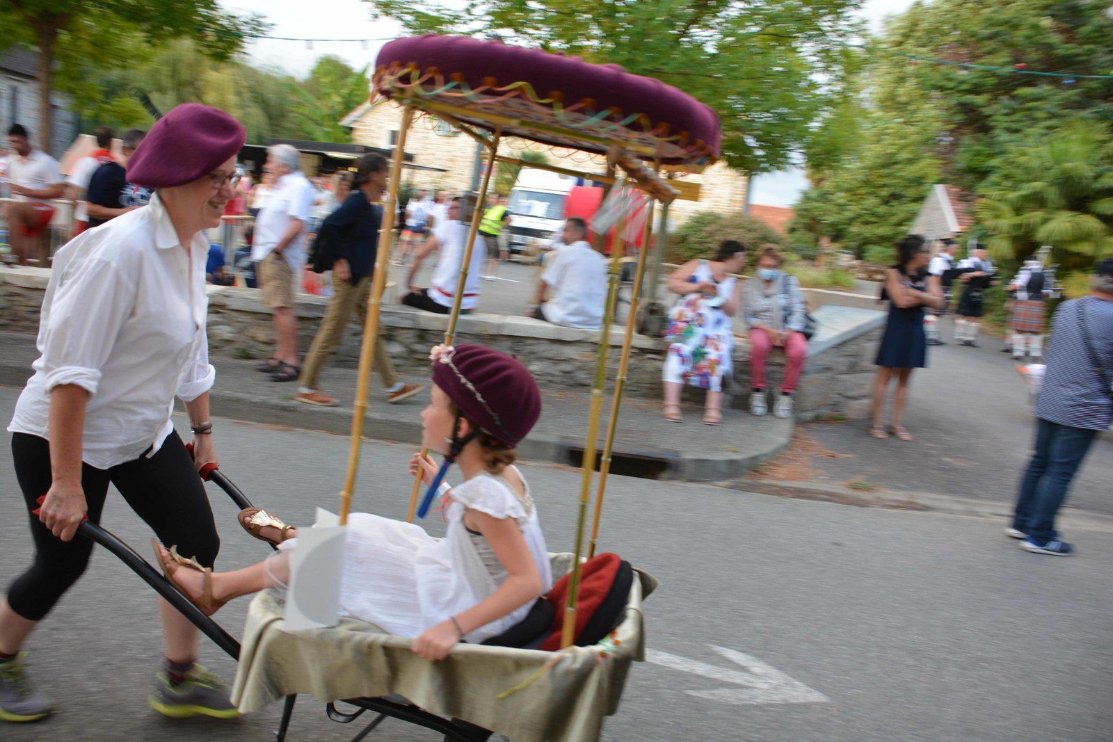 LAAS : Des BROUETTES de BONNE HUMEUR et de FANTAISIE