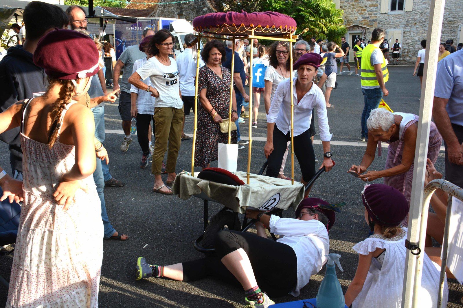 LAAS : Des BROUETTES de BONNE HUMEUR et de FANTAISIE