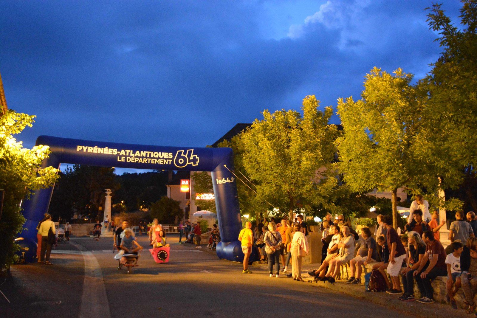 LAAS : Des BROUETTES de BONNE HUMEUR et de FANTAISIE