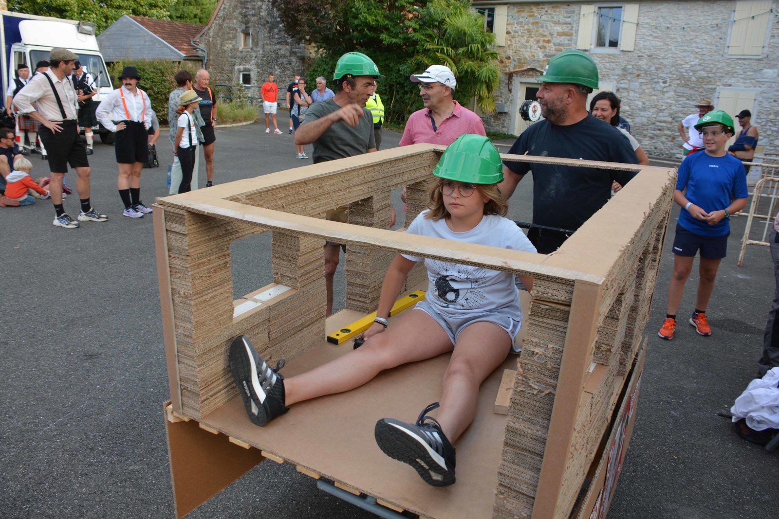 LAAS : Des BROUETTES de BONNE HUMEUR et de FANTAISIE