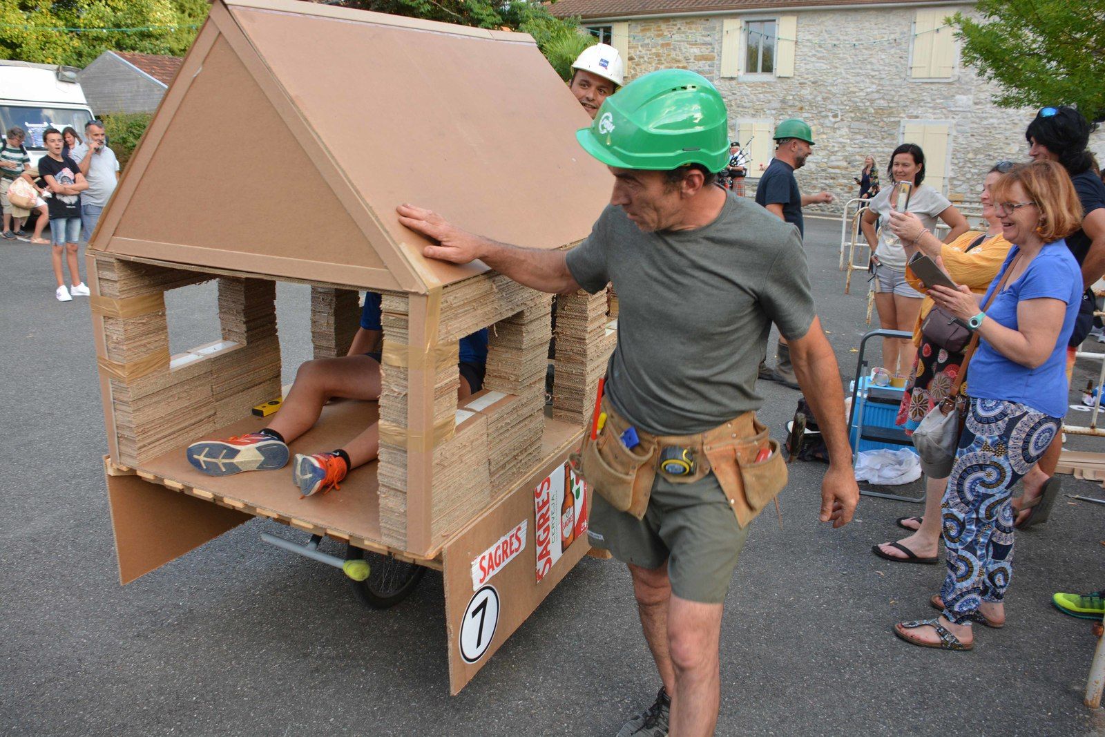 LAAS : Des BROUETTES de BONNE HUMEUR et de FANTAISIE