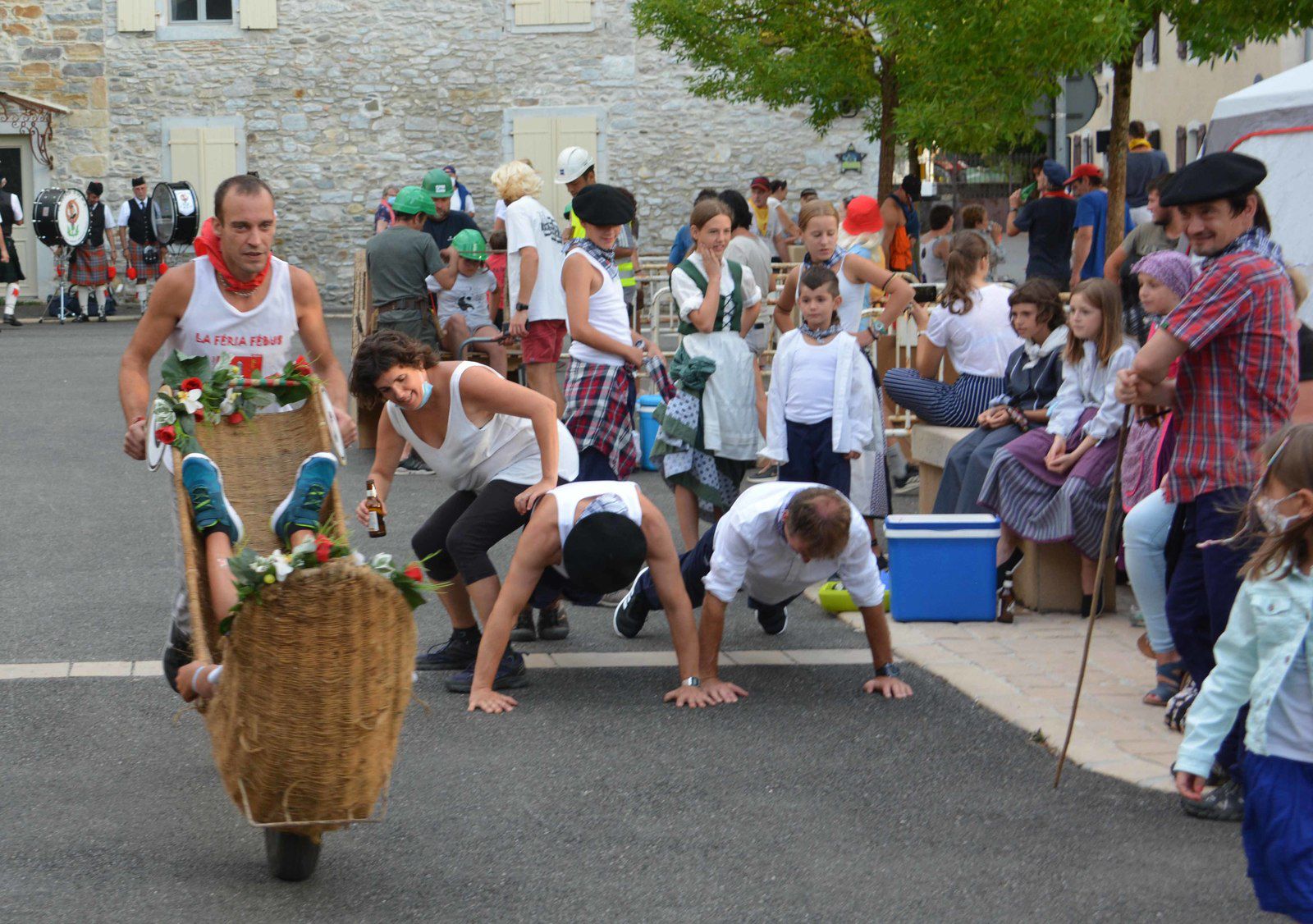 LAAS : Des BROUETTES de BONNE HUMEUR et de FANTAISIE