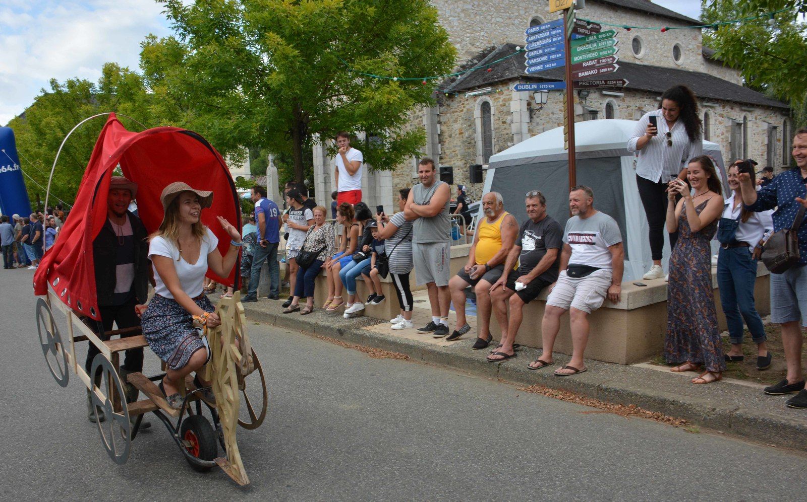 LAAS : Des BROUETTES de BONNE HUMEUR et de FANTAISIE