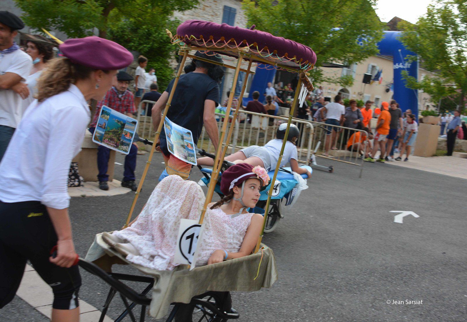 LAAS : Des BROUETTES de BONNE HUMEUR et de FANTAISIE