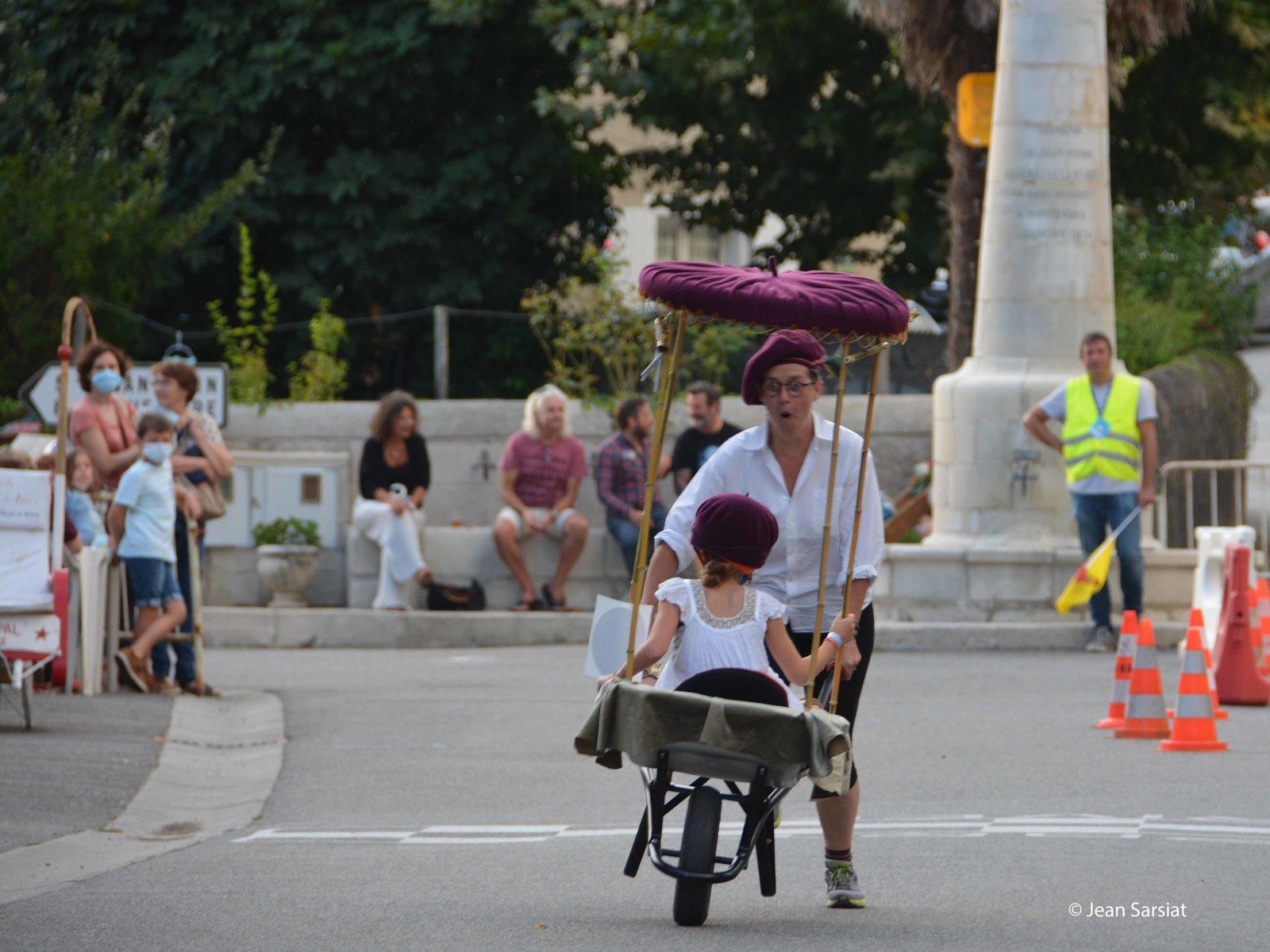 LAAS : Des BROUETTES de BONNE HUMEUR et de FANTAISIE