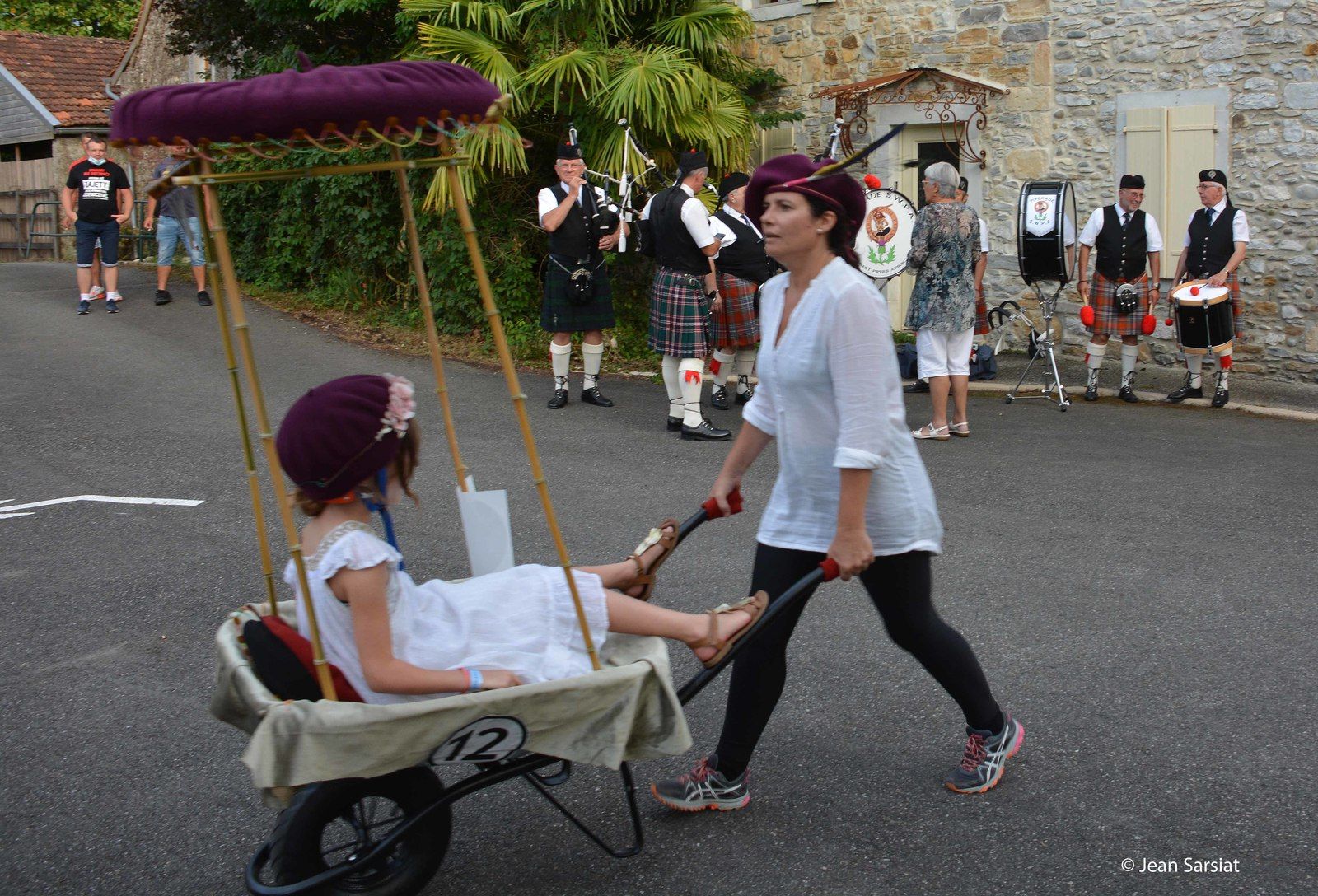 LAAS : Des BROUETTES de BONNE HUMEUR et de FANTAISIE