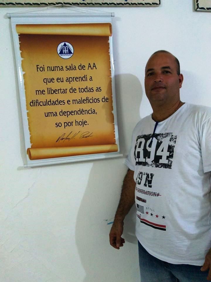 C'est dans une salle AA que j'ai appris à me libérer de toutes les difficultés et des méfaits d'une dépendance