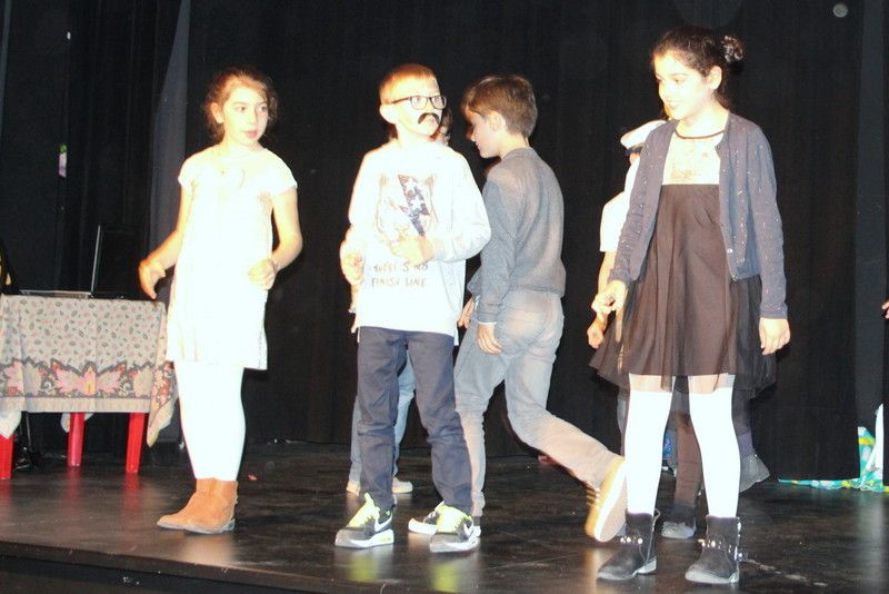 Album 18/19_mai_Théâtre des CE2