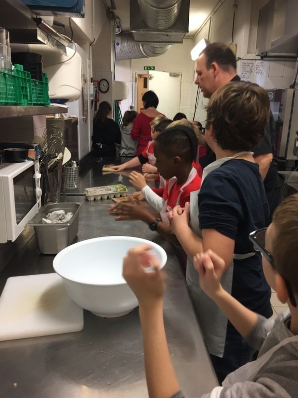 Album 19/20_déc_CE2/CM1_Magie et Cuisine 