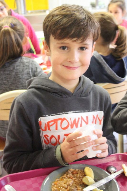 Album 19/20_déc_Repas de Noël à la cantine🎄