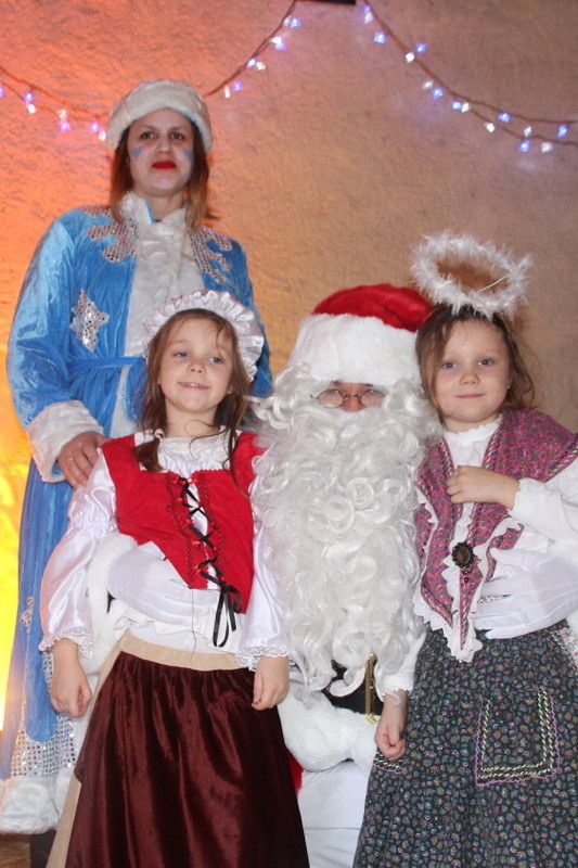 Album 19/20_déc_Le Père Noël et ses Lutins