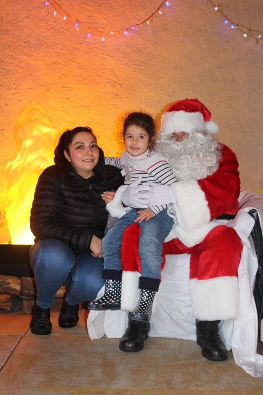 Album 19/20_déc_Le Père Noël et ses Lutins