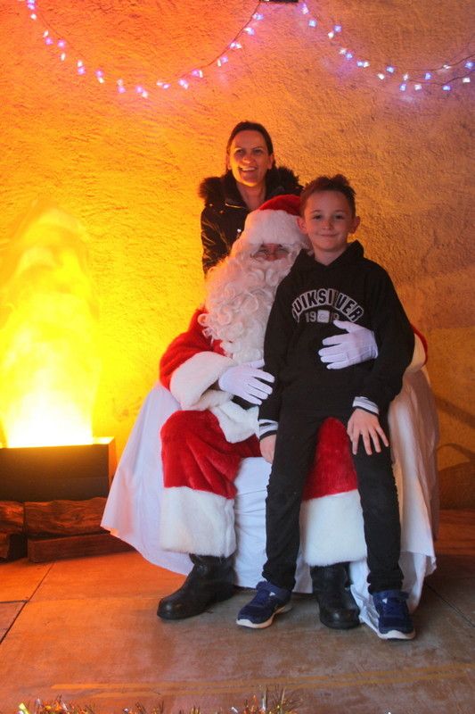 Album 19/20_déc_Le Père Noël et ses Lutins