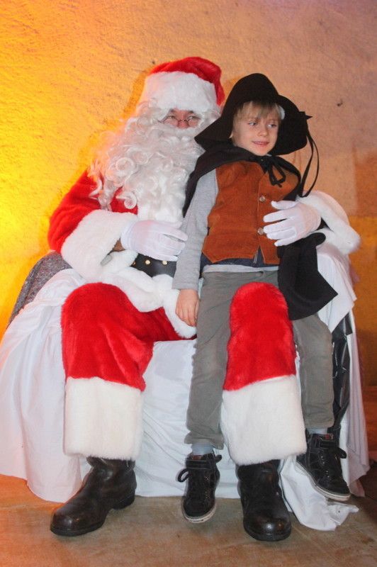 Album 19/20_déc_Le Père Noël et ses Lutins