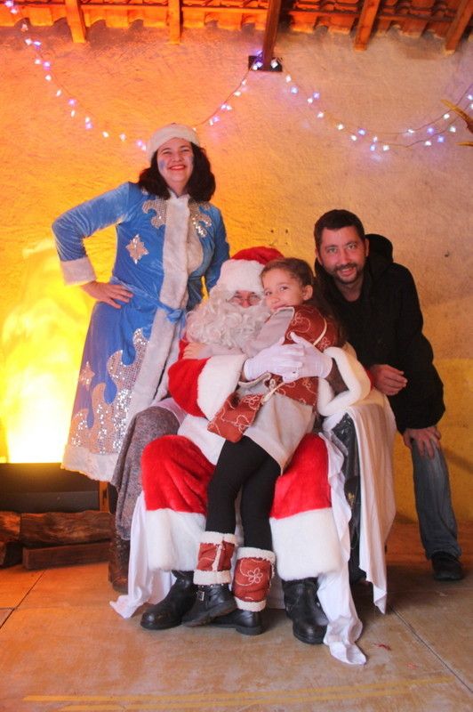 Album 19/20_déc_Le Père Noël et ses Lutins