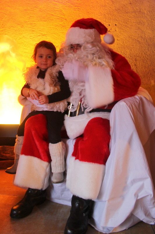 Album 19/20_déc_Le Père Noël et ses Lutins