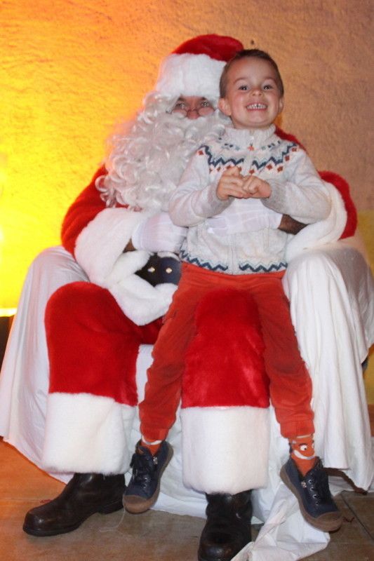 Album 19/20_déc_Le Père Noël et ses Lutins