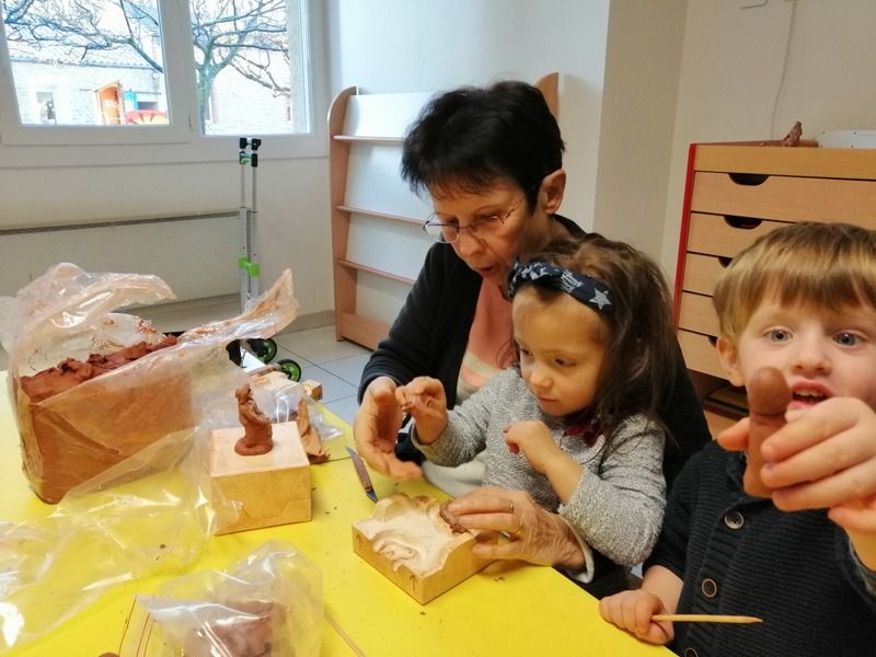 Album 19/20_déc_PS/MS_Santons_Préparatifs Noël