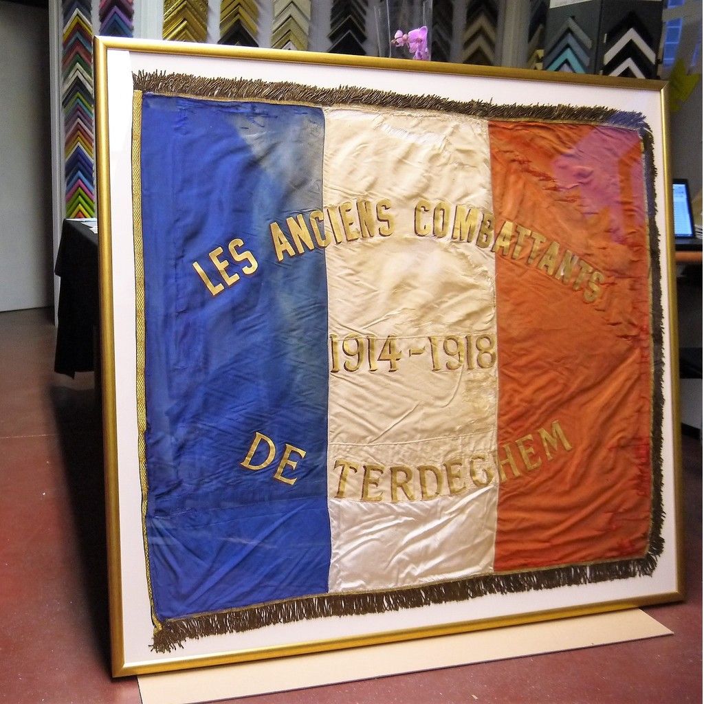 Faire encadrer un drapeau