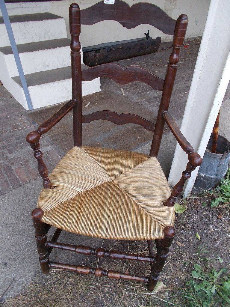 Fauteuil paillé