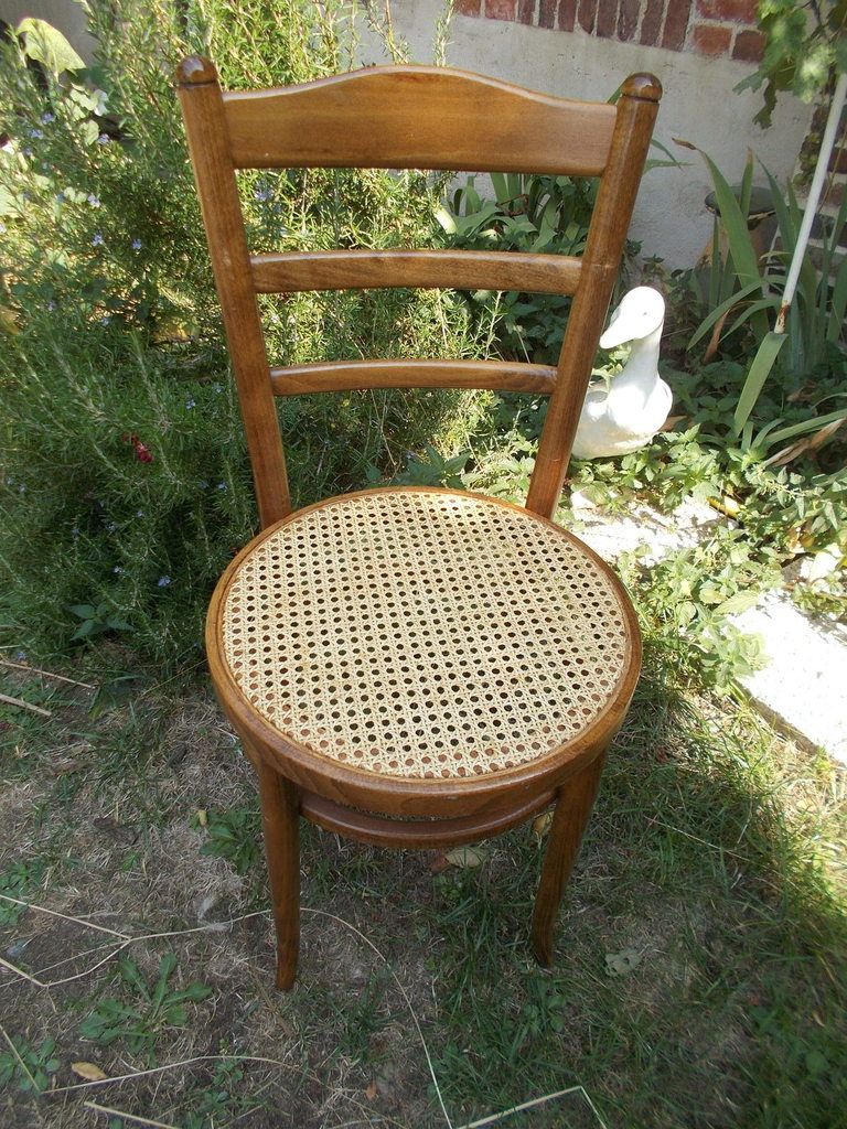 Chaise cannage moderne