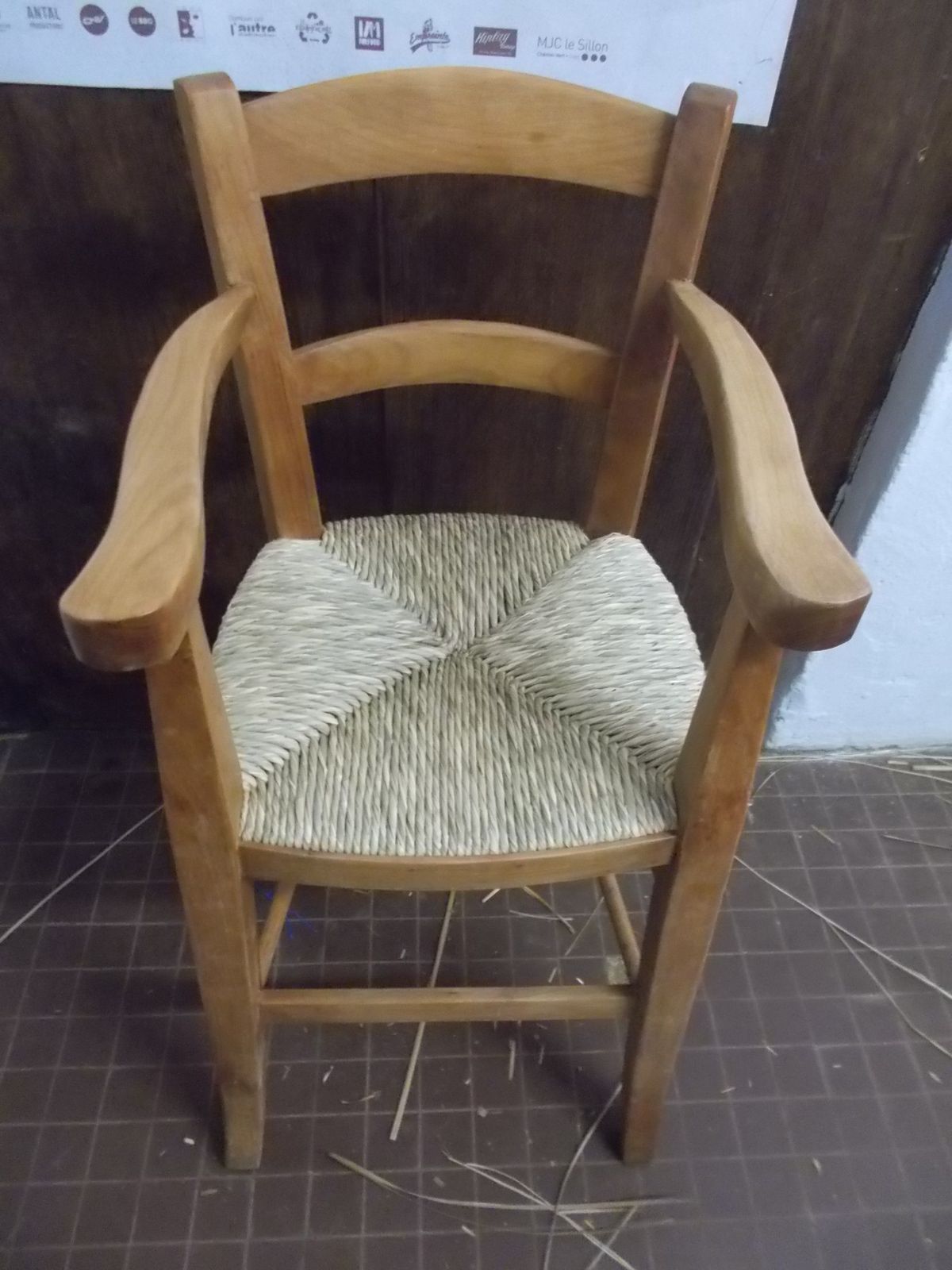 Chaise enfant paillée