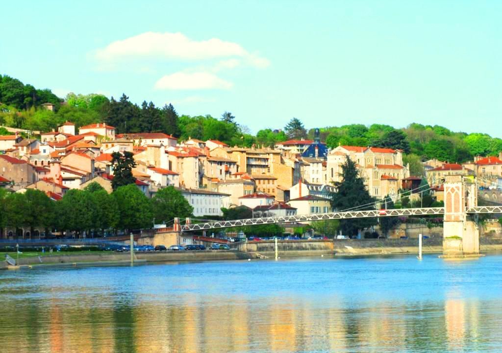 11 septembre à TREVOUX (28 km de LYON): Journée Connaissance de soi